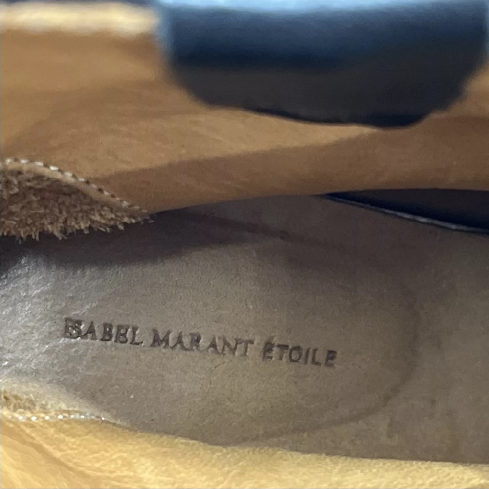 Isabel Marant Etoile - Crisi
(hidden wedge) 100% Calfskin Leather Booties - Picture 5 of 7